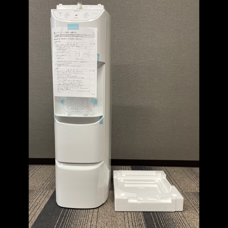 外箱を取り除いたウォーターサーバー本体正面